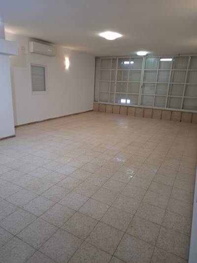 לא אקטואלי דירה 3 חד בלבוניטין נתניה