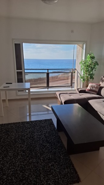 דירת 3 חדרים מרוהטת עם נוף לים להשכרה בברוך רם, נתניה-1