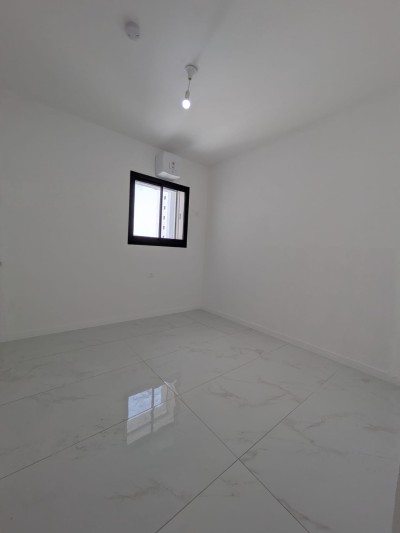 לא אקטואלי דירה 4 חד בהלוויתן נתניה