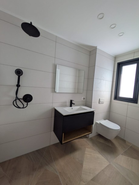 להשכרה דירה יוקרתית כוכב הצפון | 4 חדרים מול הים | בריגה-3