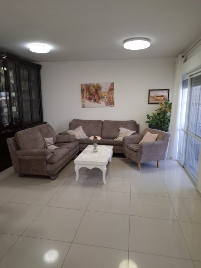 למכירה בית פרטי/קוטג 6 חד בטיומקין נתניה