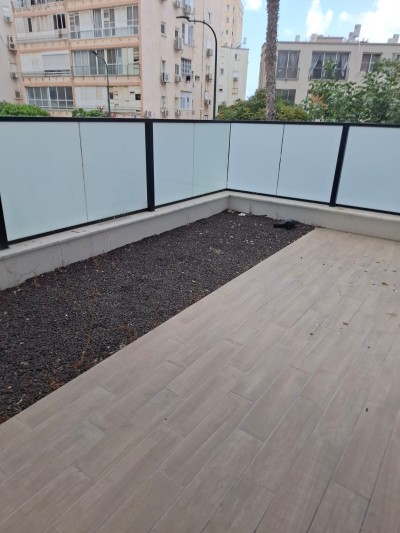 למכירה דירת גן 3 חד בראשון לציון נתניה