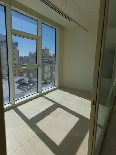 להשכרה משרד 4 חד בפתח תקווה 6 נתניה