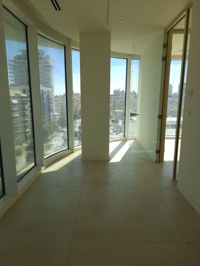 להשכרה משרד 4 חד בפתח תקווה 6 נתניה