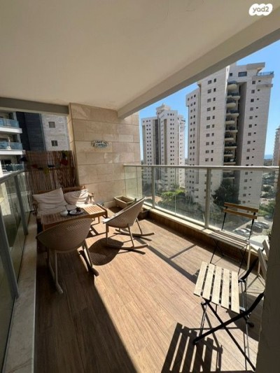 למכירה דירה 5 חד באדני פז חדרה