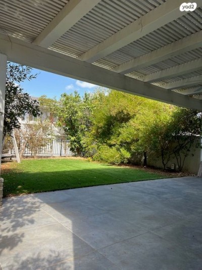 למכירה בית פרטי/קוטג 8 חד בהמייסדים אבן יהודה