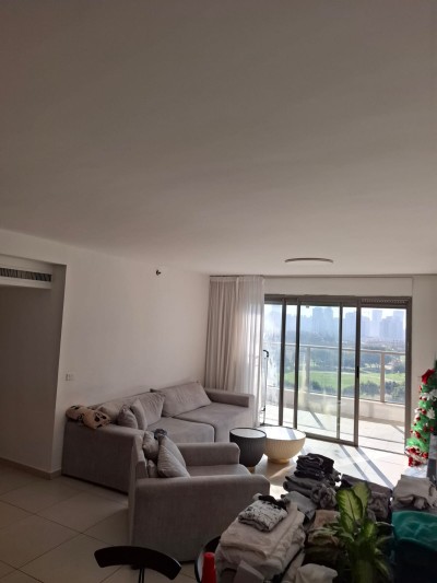 למכירה דירה 5 חד בדוד רזניק נתניה