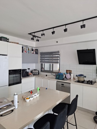 למכירה דירה 5 חד בדוד רזניק נתניה