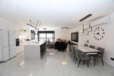 להשכרה דירת גן 6 חד באנילביץ' נתניה