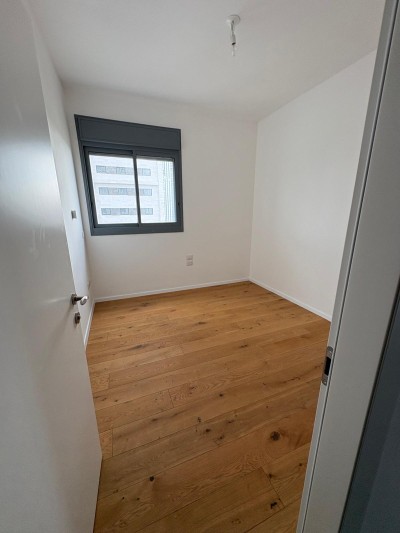 להשכרה דירה 5 חד בדר'  בורגנסקי נתניה