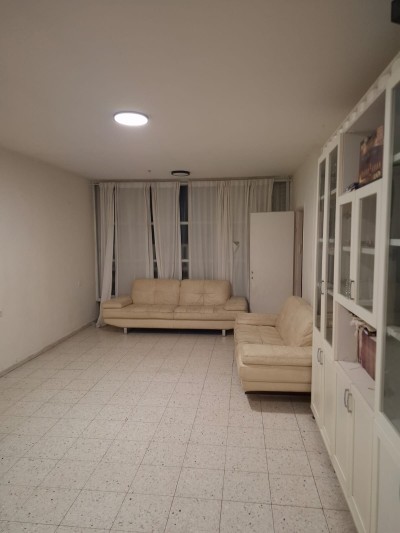 למכירה דירה 3 חד בדר' שרייבר נתניה