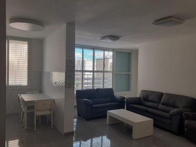 דירת 4 חדרים ביהודה הלוי | משופצת | נתניה