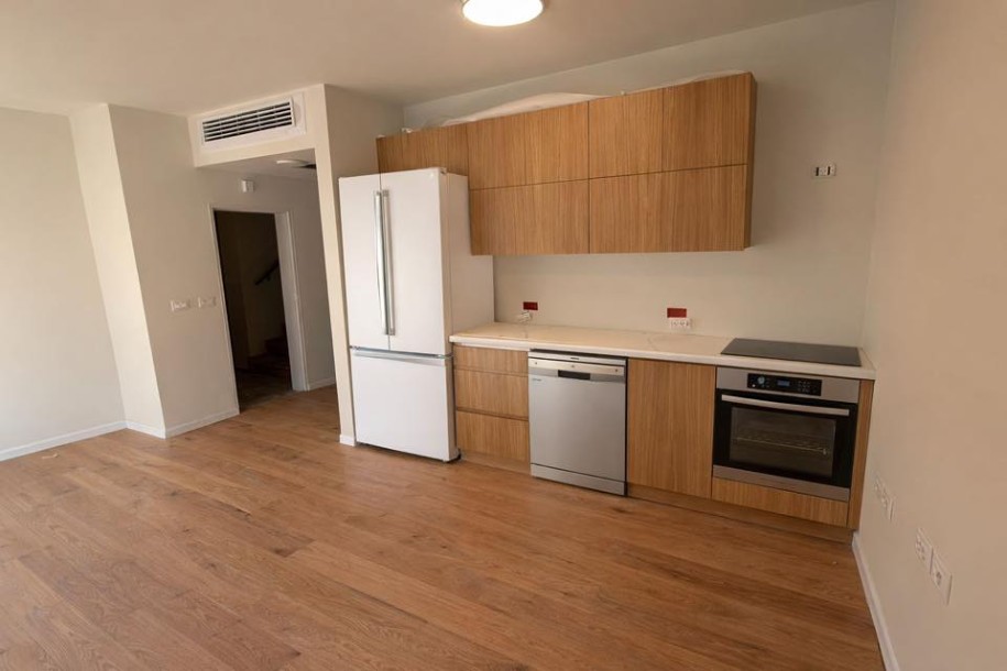 למכירה מתווך !! רחוב החלוצים.-5