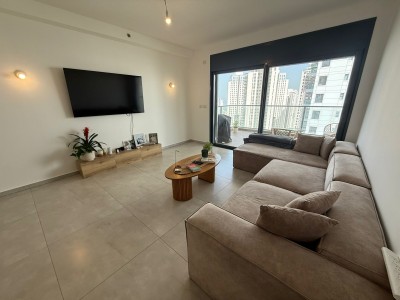 להשכרה דירה 5 חד באמנון ליפקין שחק 8 נתניה