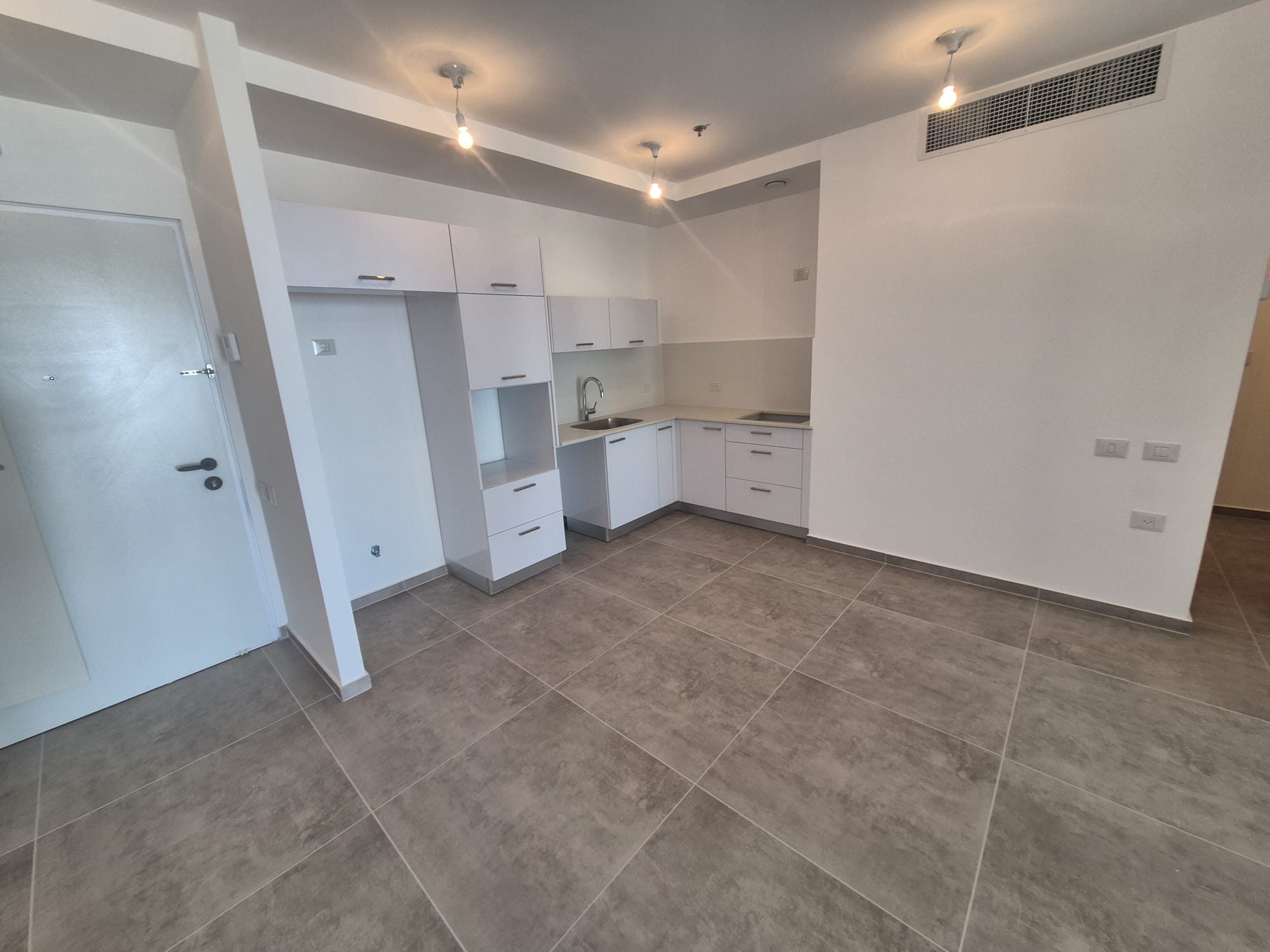 להשכרה מתווך !! רחוב: תוצרת הארץ \ נוף לכל תל אביב