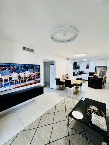 ✨ למכירה | רחוב דיזנגוף | דירת 4 חדרים 112 מ”ר + מרפסת 14 מ”ר | מיקום אידיאלי ✨-0