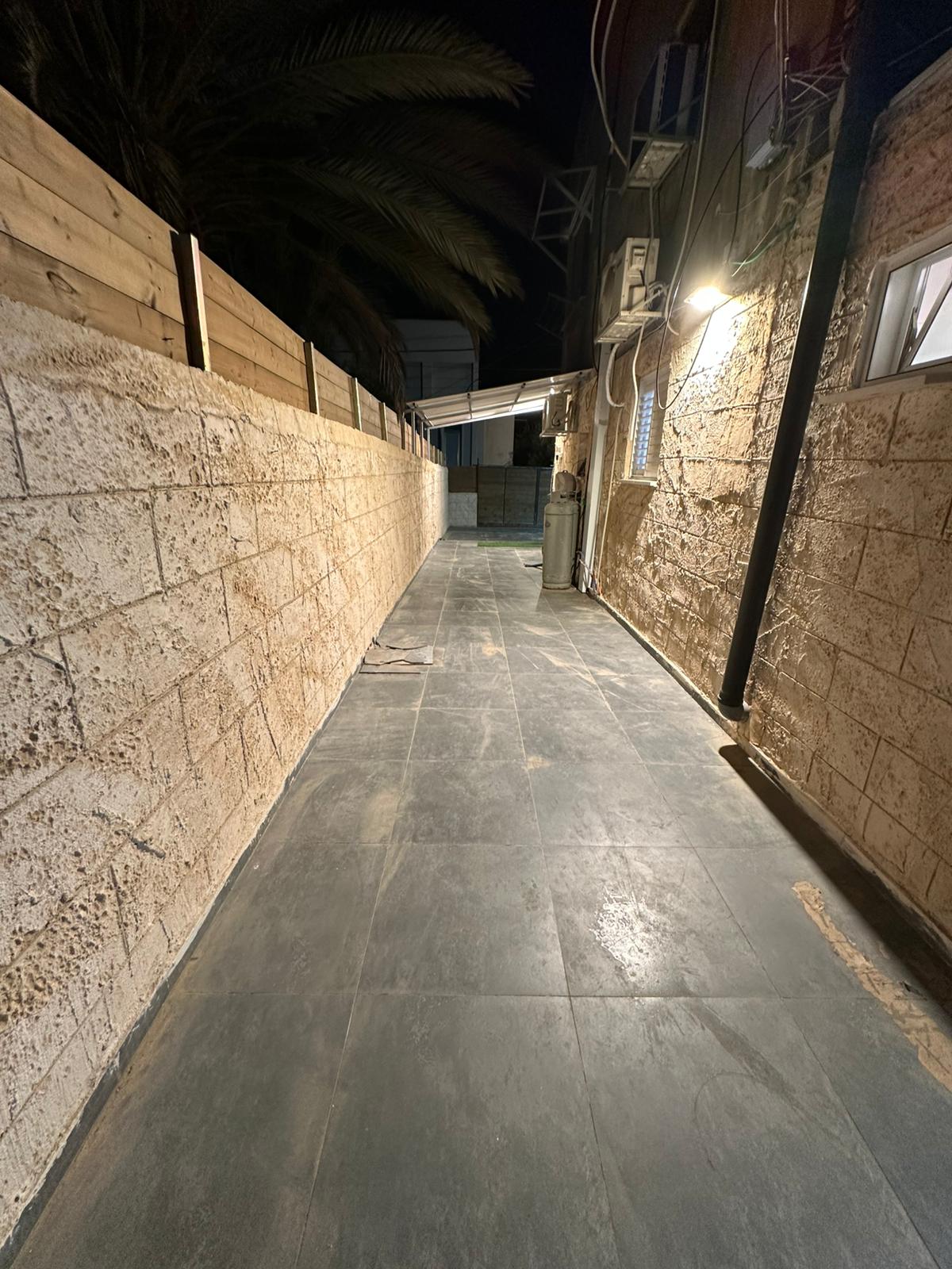 דירת 4 חדרים קרקע להשכרה באזור דתי מבוקש בנתניה