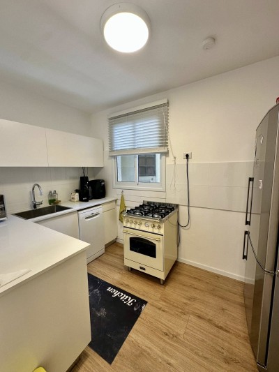 למכירה דירה 3 חד בדרך ההגנה תל אביב-יפו