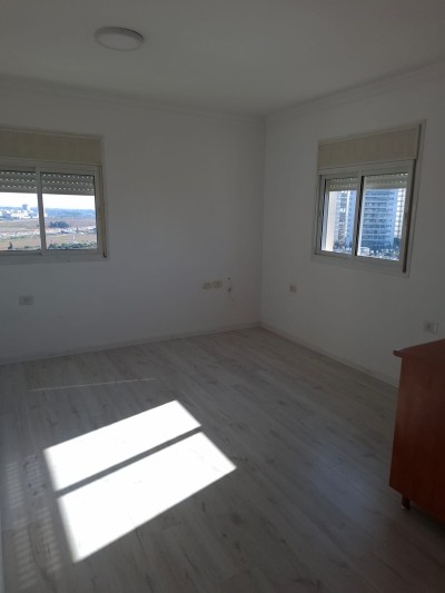 🌅 למכירה! 3 חד' מסודרת ברחוב הארי, נתניה ⭐