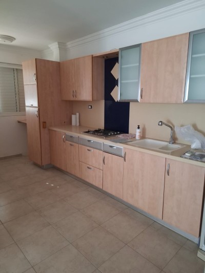 🌅 למכירה! 3 חד' מסודרת ברחוב הארי, נתניה ⭐