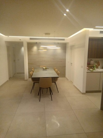 דירת 5 חדרים מעוצבת אדריכלית | רח' פתח תקווה נתניה | 128 מ"ר + מרפסת