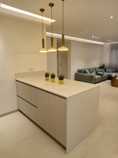 דירת 5 חדרים מעוצבת אדריכלית | רח' פתח תקווה נתניה | 128 מ"ר + מרפסת