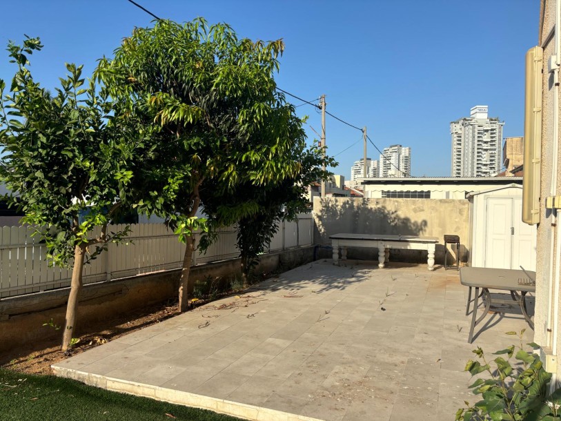 קוטג' 130 מ"ר באבן עזרא | 7 חדרים ב-3 מפלסים | רמת חן נתניה-1