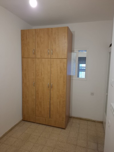 דירת 3.5 חדרים מרווחת בלבונטין | חנייה מקורה | נתניה