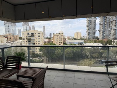 דירת 4 חדרים 110 מ"ר להשכרה | מרפסת ונוף | תל אביב
