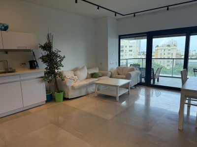 דירת 4 חדרים 110 מ"ר להשכרה | מרפסת ונוף | תל אביב