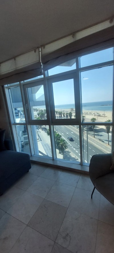 דירת 3 חדרים 76 מ"ר בטרומפלדור | קו ראשון לים | ת"א