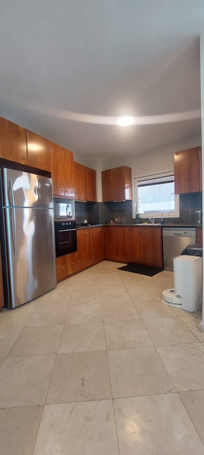 דירת 3 חדרים 76 מ"ר בטרומפלדור | קו ראשון לים | ת"א-4