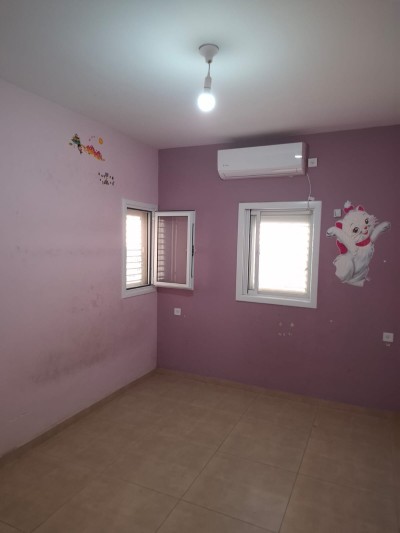 דירת 4 חדרים 100 מ"ר במרכז | משופצת | נתניה