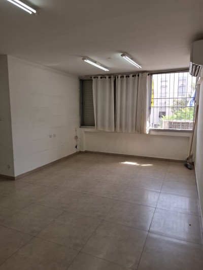 דירת 4 חדרים מסודרת בקריית נורדאו | כניסה מיידית | נתניה-1