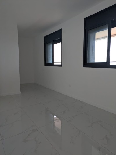 להשכרה דירה יוקרתית כוכב הצפון | 4 חדרים מול הים | בריגה