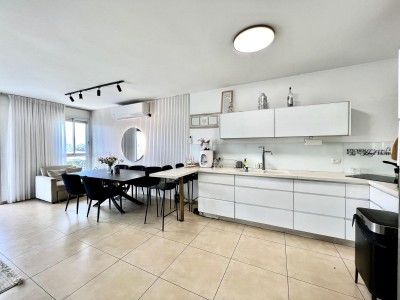 דירה 5 חדרים 120 מ"ר בזומרשטיין | משופצת | נתניה