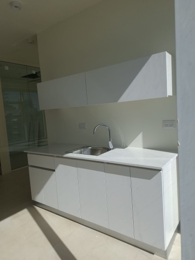 משרד 4 חדרים 99 מ"ר בחלוצים | מעלית וחנייה | נתניה