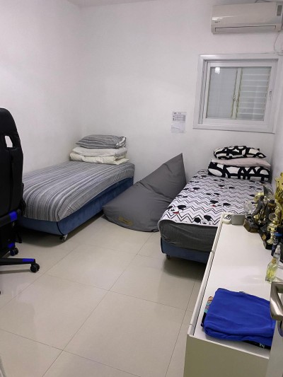 דירת 4 חדרים 100 מ"ר בבן גוריון | מעלית וחנייה | בת ים