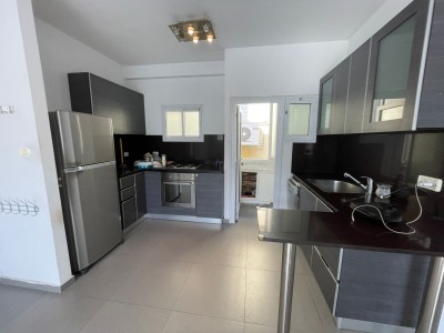 דירת 3 חדרים 72 מ"ר במנדלשטם | משופצת ומוארת | תל אביב-11