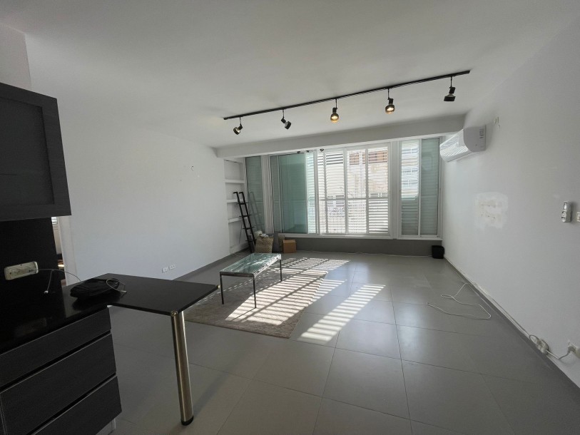 דירת 3 חדרים 72 מ"ר במנדלשטם | משופצת ומוארת | תל אביב-13