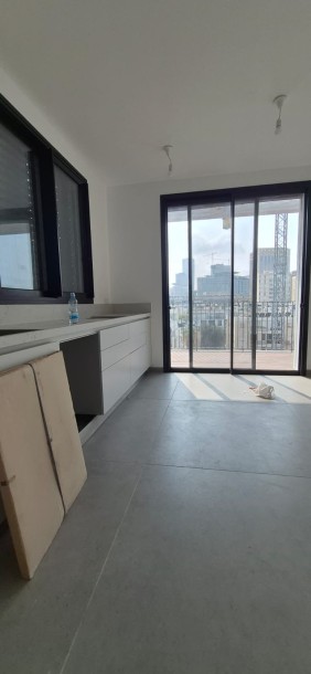 דירת 5 חדרים 130 מ"ר בזכרון יעקב | מרפסת 28 מ"ר | תל אביב-3