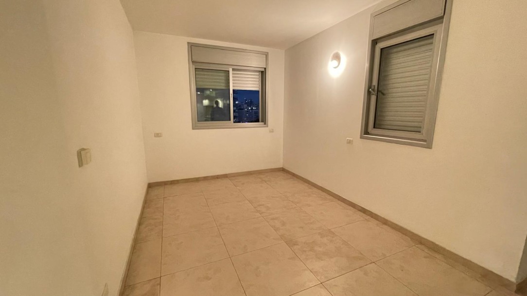 דירת 4 חדרים 120 מ"ר בשטרייכמן | 2 חניות ומחסן | תל אביב-4