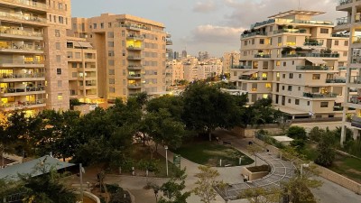 דירת 4 חדרים 120 מ"ר בשטרייכמן | 2 חניות ומחסן | תל אביב-5