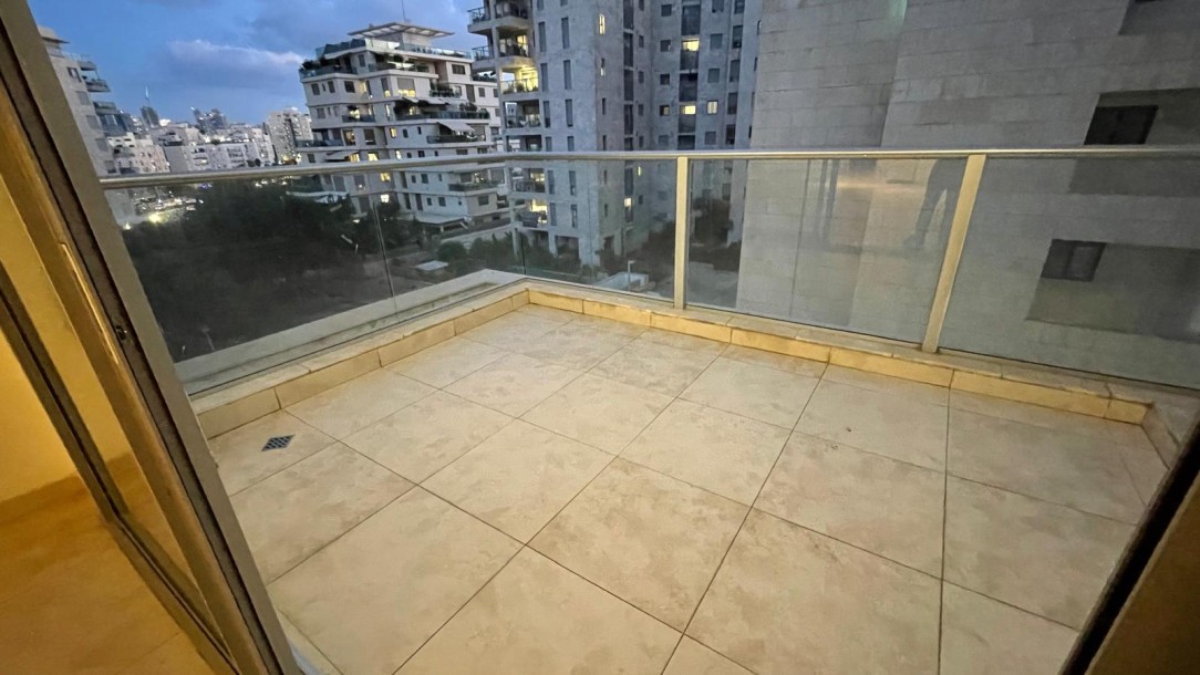 דירת 4 חדרים 120 מ"ר בשטרייכמן | 2 חניות ומחסן | תל אביב-6