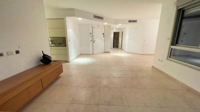 דירת 4 חדרים 120 מ"ר בשטרייכמן | 2 חניות ומחסן | תל אביב-7