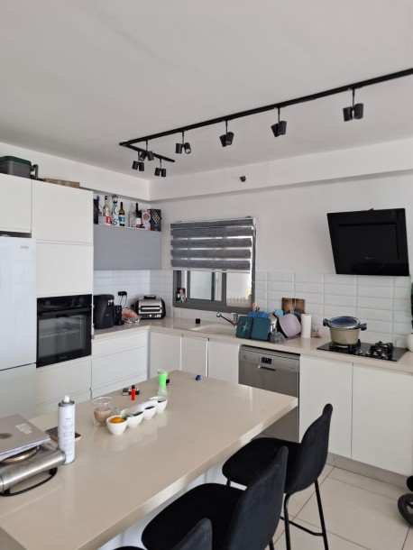 למכירה ברחוב רזניק-3