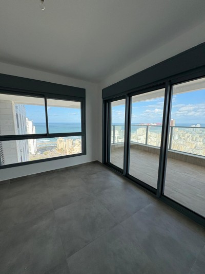 דירת 5 חדרים 130 מ"ר בפרויקט הצוק | נוף לים | נתניה