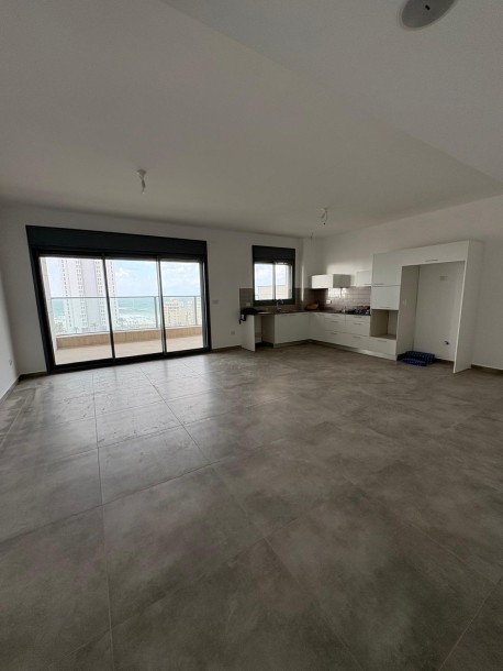 דירת 5 חדרים 130 מ"ר בפרויקט הצוק | נוף לים | נתניה-4