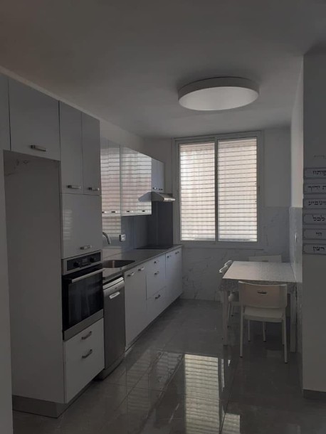 דירת 4 חדרים ביהודה הלוי | משופצת | נתניה-2