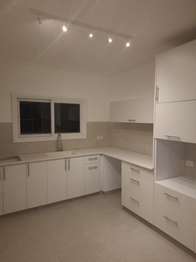 דירת 4 חדרים משופצת בצפון נתניה